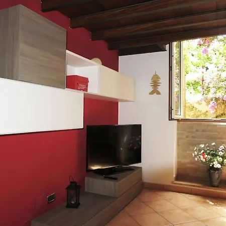 Cecilia Mondello Apartment *